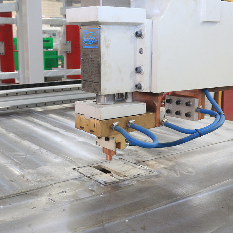 Hwashi CNC Auto Feeder Single Head Oven Racks Mesin Pengelasan, Wire Mesh/Kitchen Rack Otomatis Wire Mesh Spot Welding Machine