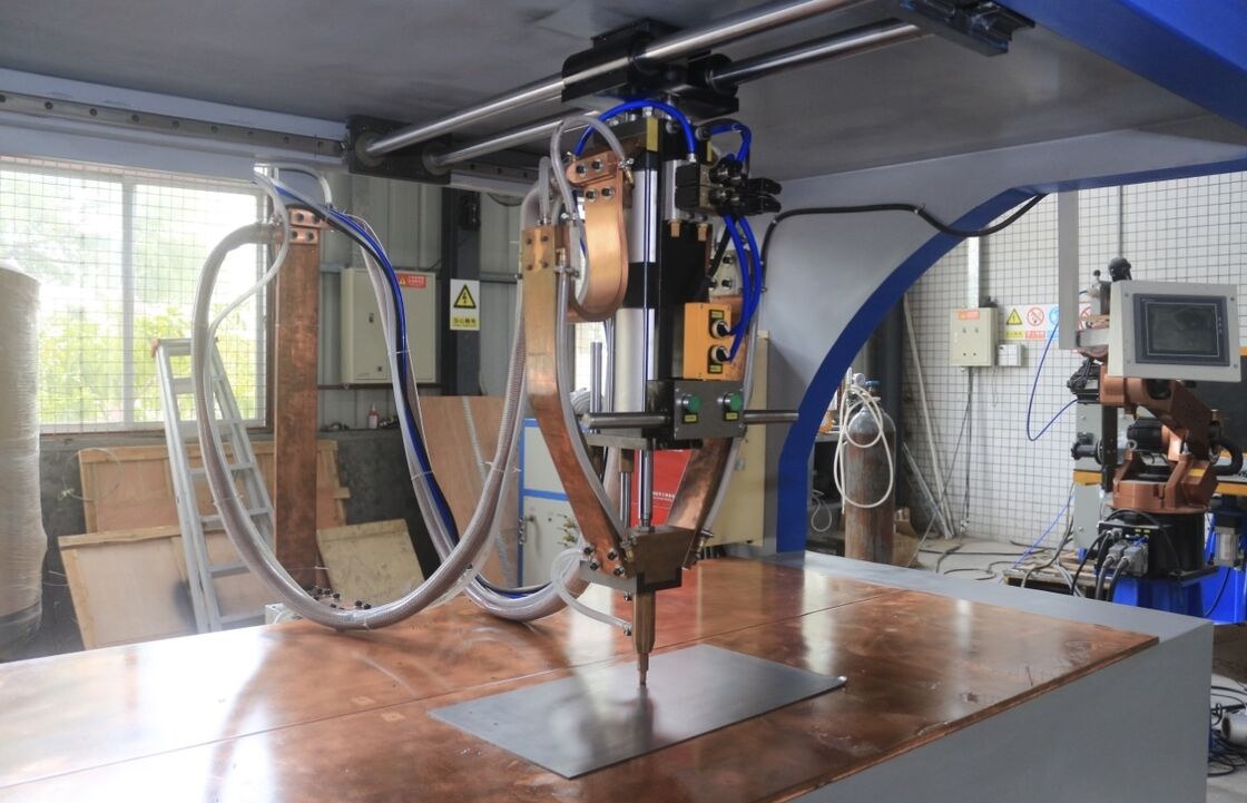 Mesin pengelasan titik meja dengan pengontrol layar sentuh cerdas untuk lenturan presisi dan ketebalan pengelasan 3,0+3,0 MM