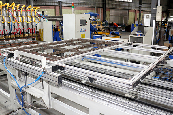 Sistem Kontrol Listrik Mesin Pengelasan Wire Mesh dengan Sistem Pendingin dan Sistem Kontrol Operasi PLC 4