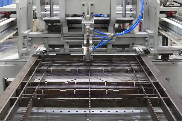 Hwashi Swinq BaseWire Frame Welding Machine Mesin Pengelasan Barisan Kawat Besi 3
